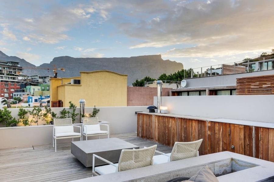 To Let 2 Bedroom Property for Rent in Green Point Western Cape